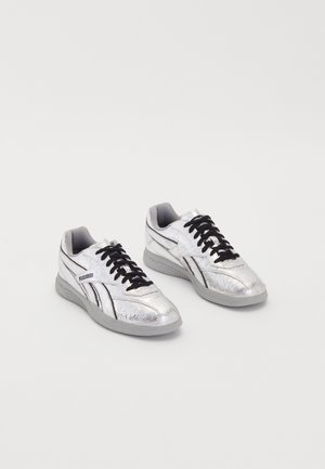 PLEASURES HAMMER STREET UNISEX - Trainers - silver-coloured/grey