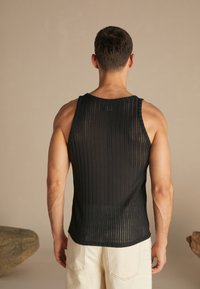 Zign Studio - Top