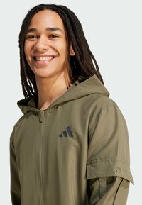 adidas Sportswear SET - Træningssæt - olive strata
