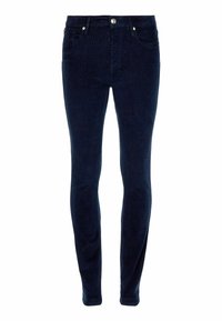 Jeans ajustados de denim azul oscuro con una textura suave, que cuentan con un cierre frontal de botón y cremallera, pasadores para cinturón y un diseño de bolsillo tradicional.