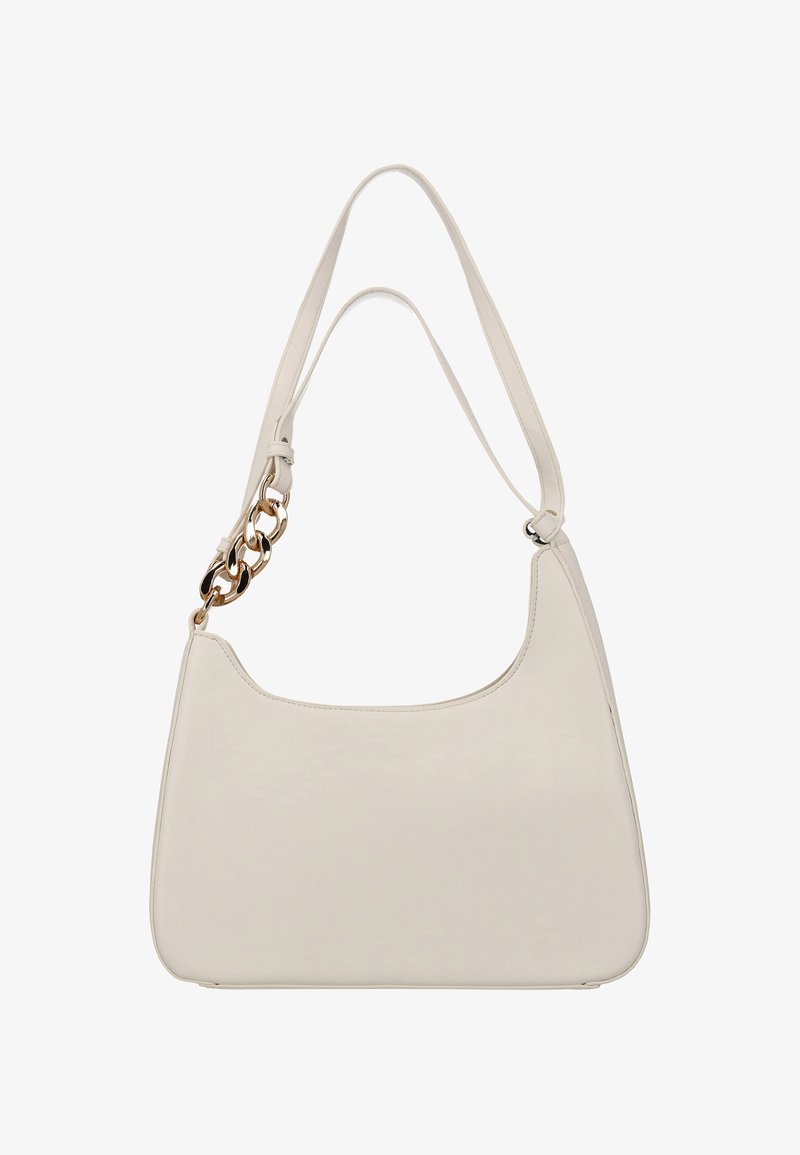 Sac à bandoulière en cuir blanc à forme incurvée, avec un accent en chaîne dorée sur la sangle et une texture lisse. Design minimaliste.