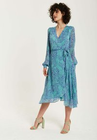 Liquorish ANIMAL PRINT MIDI WRAP - Day dress - blue