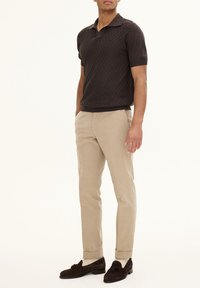 Oscar Jacobson MIRZA - Polo shirt - brown elk