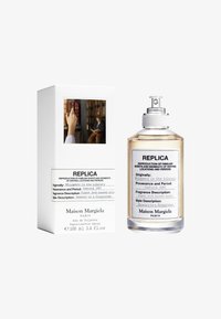 maison margiela whispers in the library（Whispers In The Library 