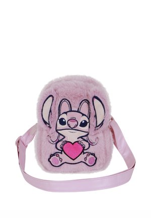 Pequeño bolso bandolera rosa peludo con dibujo bordado de un ratón de dibujos animados sosteniendo un corazón rosa brillante y correa rosa ajustable a juego.