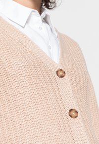 Soyaconcept Chaqueta de punto - sand