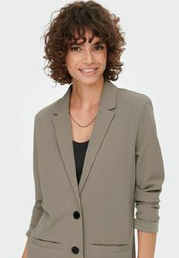 JDY LOUISVILLE CATIA - Blejzr - driftwood