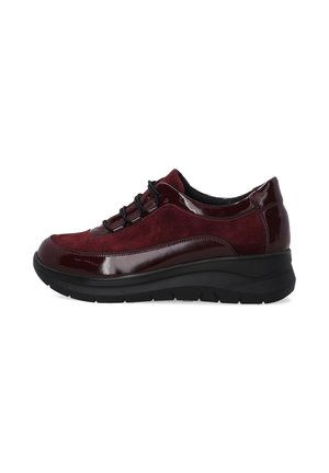 - Sneakersy niskie