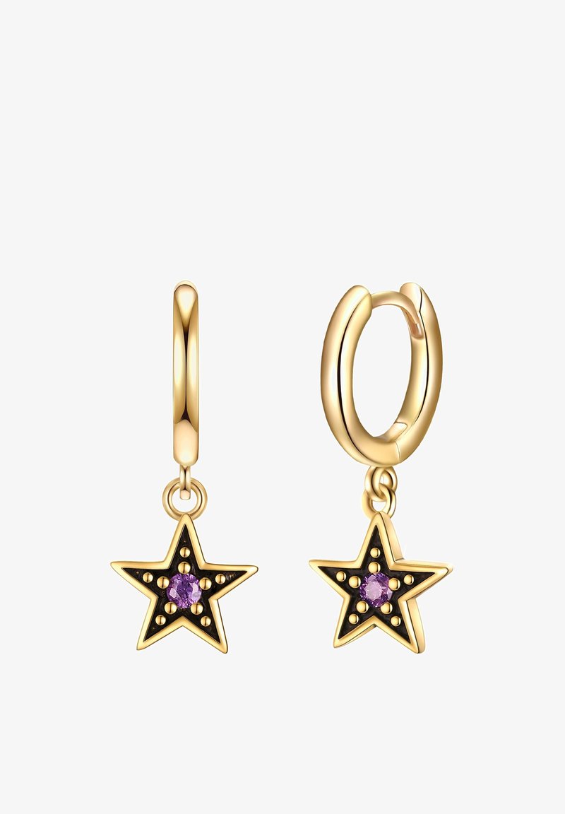 Orecchini a cerchio dorati con ciondoli a forma di stella nera. Ogni stella presenta pietre viola e punti dorati, aggiungendo dimensione e contrasto.