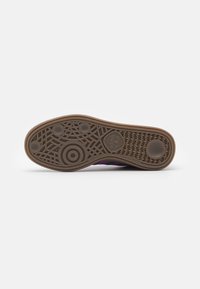 adidas Originals HANDBALL SPEZIAL UNISEX - Sneakers - collegiate purple/purple burst