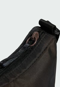 adidas Performance Bandolera - black   earth strata