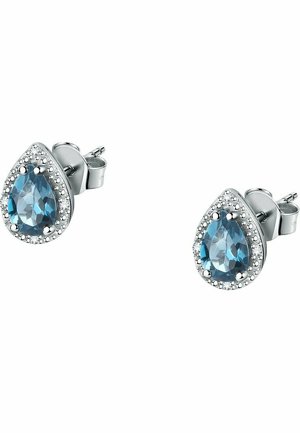 Ohrringe aus Sterlingsilber mit Stecker, versehen mit einem birnenförmigen, hellblauen Edelstein, umgeben von einem Kreis aus kleinen, klaren Steinen, mit polierter Oberfläche.