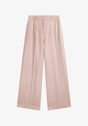 Beige bukser med vide ben, plisseringer, sidelommer og bæltestropper, vist fladt mod en hvid baggrund.