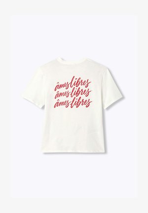 T-shirt blanc à manches courtes avec le texte cursif rouge « âmes libres » répété trois fois, centré dans le dos.