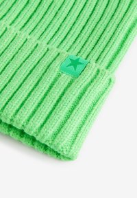 Next OLDER - Mütze - bright green