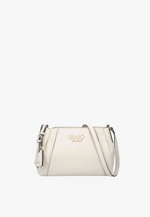 Sac à main Liu Jo Milano blanc avec bandoulière réglable et logo doré sur le devant, avec détail d'étiquette en cuir sur le côté.