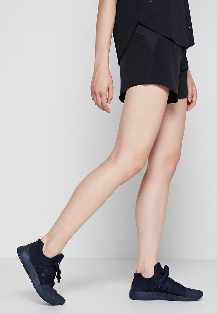 TS UBF TRAINING SHORT