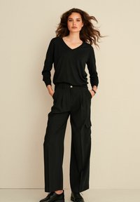 Next V-NECK - Pulóver - black