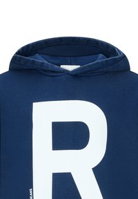 Felpa con cappuccio blu navy realizzata in tessuto morbido, caratterizzata da una grande grafica bianca con la lettera "R" sul davanti, con cappuccio regolabile e finitura testurizzata.