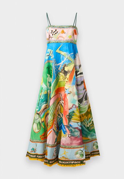 Rochie maxi din satin cu imprimeuri pastelate și vibrante, bretele subțiri și o bandă decorativă în partea de sus și la tiv, prezentând diverse motive.