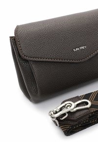SURI FREY CATHY  - Umhängetasche - brown