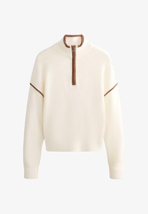 Svetrový sveter krémovej farby z mäkkej tkaniny, s polovičným zipsom na krku, kontrastnými hnedými akcentmi a rebrovanými manžetami a lemom.
