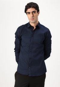 TOM TAILOR FITTED STRUCTURE SHIRT - Formal shirt - sky captain blue