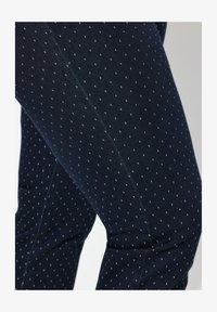 No seleccionado, dark blue denim