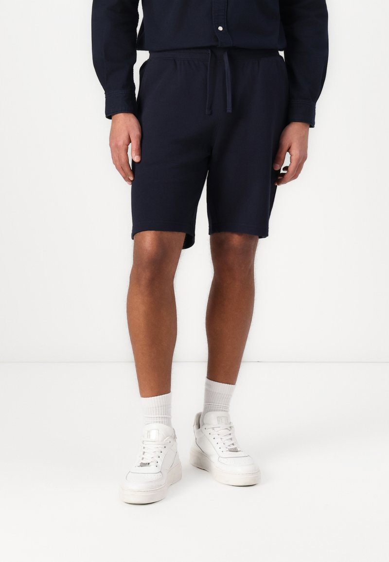 Tommy Hilfiger - ESSENTIAL TERRY - Shorts - desert sky, Ingrandire