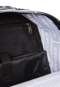 Eastpak OUT OF OFFICE - Zaino - bold branded