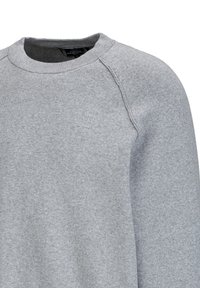 Graues Sweatshirt aus weichem Fleece mit Rundhalsausschnitt, Raglanärmeln und subtilen Logodetails im Stoff. Glatte Textur.