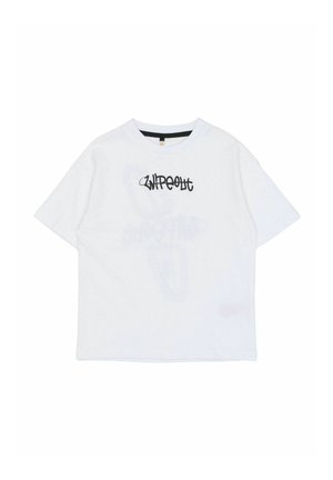 Hvid T-shirt med korte ærmer med sort graffiti-stil tekst "WHPOOL" centreret på brystet mod en hvid baggrund.