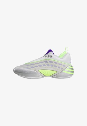 Scarpa sportiva low-top con tomaia in mesh bianco e grigio chiaro, dettagli verde neon, linguetta viola e suola bianca strutturata vista di profilo.
