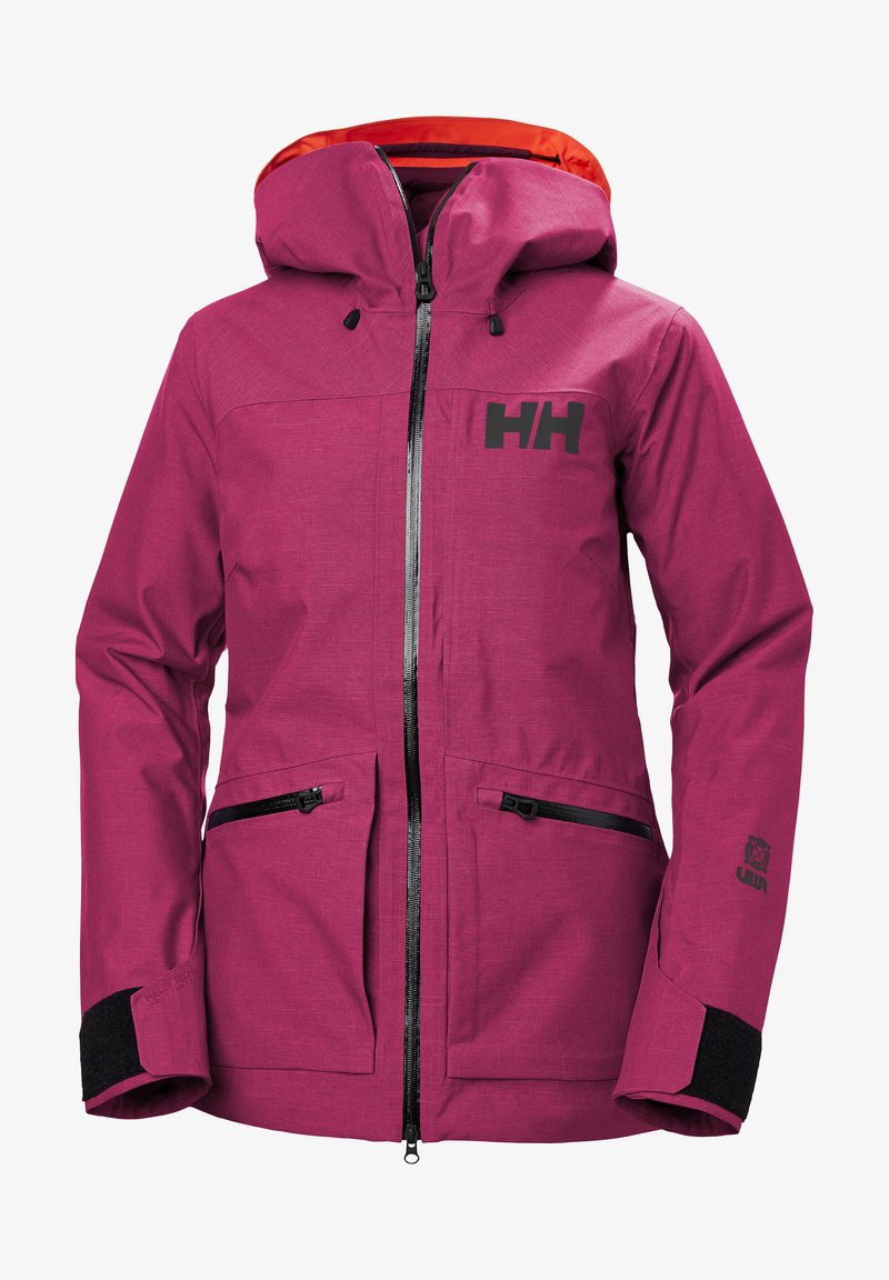 Fuchsiová voděodolná bunda s nastavitelnou kapucí, kontrastní oranžovou podšívkou, dvěma předními kapsami na zip a černým logem na hrudi.