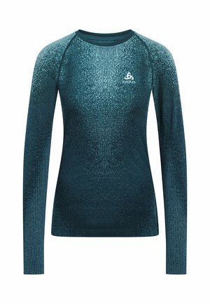 Langärmliges sportliches T-Shirt in Teal mit einem strukturierten Gradientenmuster, ausgestattet mit einem Rundhalsausschnitt und einem kleinen Logo auf der oberen linken Seite.