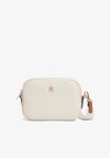 TH MONOGRAM CROSSBODY CAMERA BAG - Sac bandoulière - soft cream