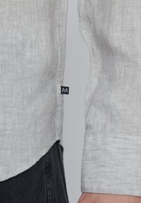 Matinique MARC - Camicia - ghost gray