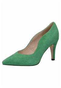 Escarpin en cuir suede vert à talon haut avec un bout pointu et une découpe courbe sur les côtés. Dispose d'un talon élancé et d'une doublure intérieure beige.
