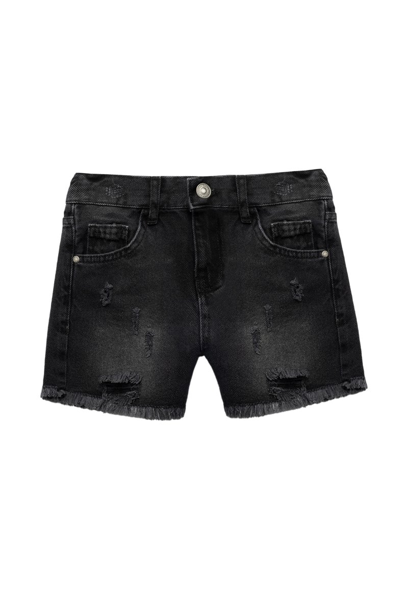 Shorts de denim negro con dobladillo deshilachado, presentan detalles desgastados, bolsillos frontales y cierre de botón metálico.