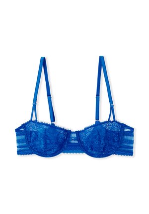Blauer Spitzen-BH mit aufwendigen floralen Mustern, Unterstützung durch Bügel, verstellbaren Trägern und einem Haken- und Ösenverschluss auf der Rückseite.