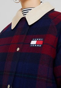 Tommy Jeans Klasický kabát - dark blue