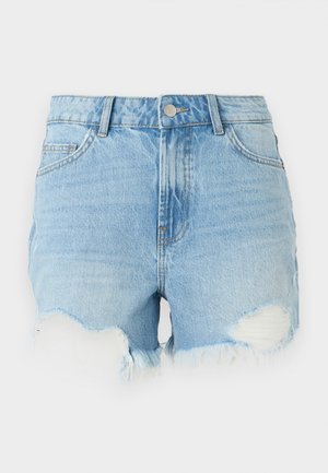 Lichtblauwe denim short met versleten zoom, met rafelige randen, een ontwerp met vijf zakken en metalen knoopsluiting aan de voorkant.
