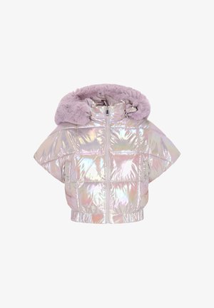 Holografisk cropped pufferjakke med en lilla imiteret pelshette, lynlås og diamantquiltet mønster. Korte ærmer og elastisk kant.
