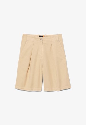 Pantalones cortos beige hasta la rodilla, hechos de tela ligera, con pliegues frontales, trabillas para cinturón, un solo botón frontal y dos bolsillos laterales.