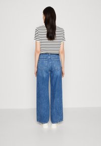 GAP Leveälahkeiset - blue denim