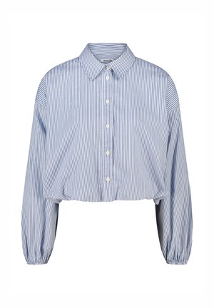 Blauw-wit gestreept cropped shirt met kraag, lange opgepofte mouwen en knoopsluiting aan de voorkant. De stof lijkt zacht en lichtgewicht.