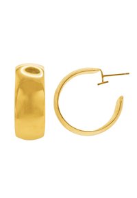Goldene Creolen mit einer glatten, polierten Oberfläche. Eine hat eine abgerundete Form, während die andere rechteckig ist, beide hochglänzend.