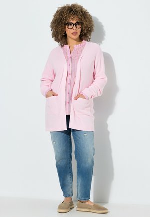 Ulla Popken STRICKJACKE, RIPPSTRICK, OFFENE FORM, LANGARM - Cardigan - soft pink