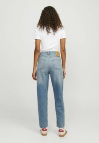 JJXX JXLISBON MOM - Vaqueros tapered - medium blue denim