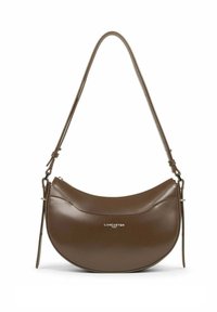 Borsa a mano in pelle marrone di forma arrotondata, con lunghezza regolabile e chiusura con zip. Presenta un logo in rilievo sottile sulla parte anteriore.